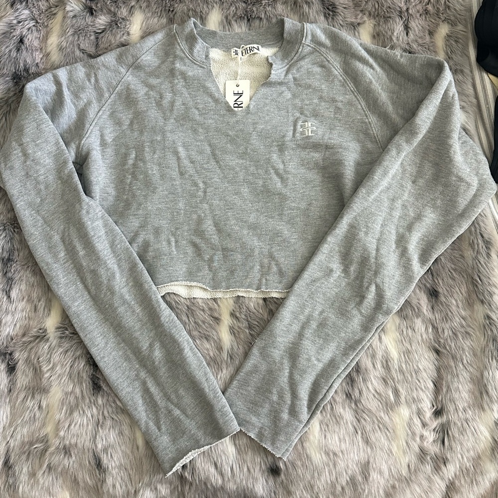 Eterne Gray Cropped Raw-Hem Sweatshirt - Picture 5 of 7
